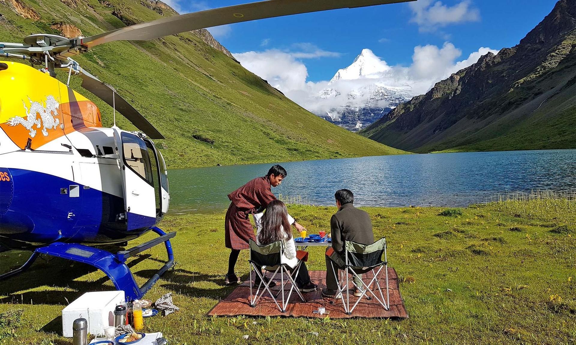 https-astoryblokcom-f-171618-2000x1200-01c485146f-helicopter-picnic-2-1784520904 https-astoryblokcom-f-171618-2000x1200-01c485146f-helicopter-picnic-2-1784520904.jpg